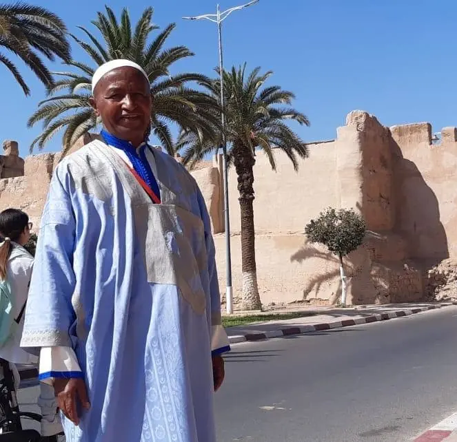 Omar l’historien, guide touristique